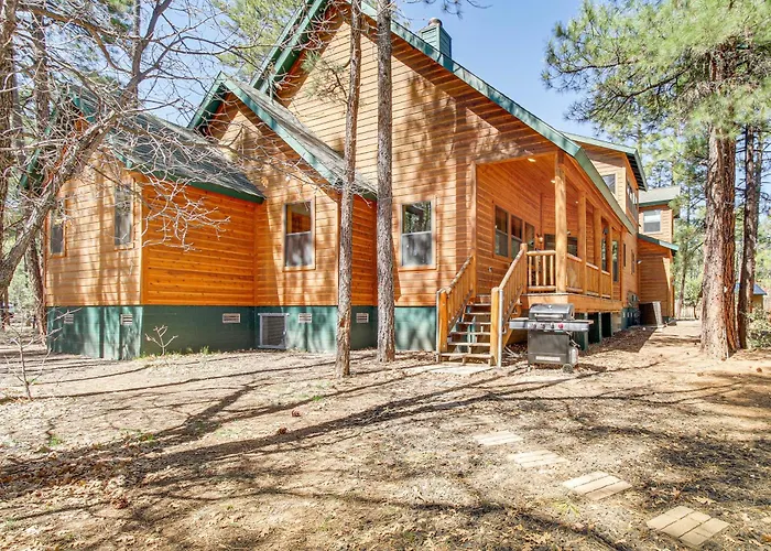 Holiday home Rustic Lakeside On 3 Acres W/ Nature Views!