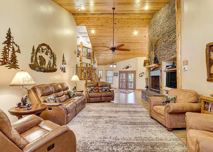 Holiday home Rustic Lakeside On 3 Acres W/ Nature Views!