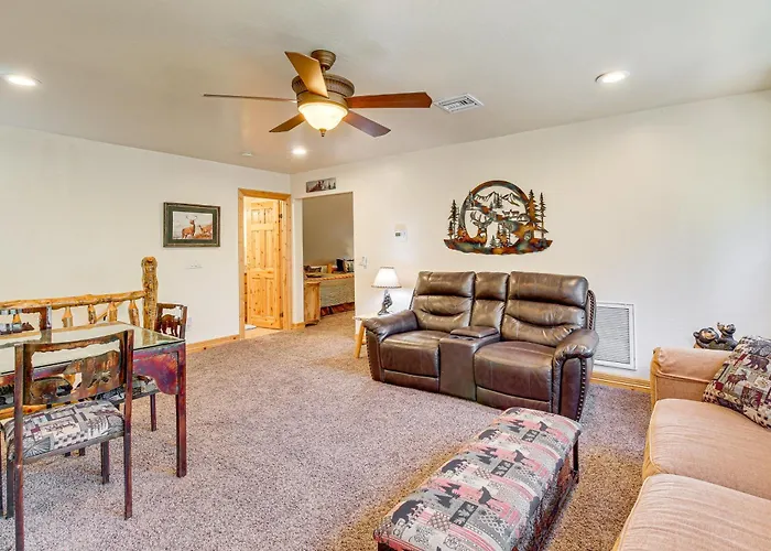 Rustic Lakeside On 3 Acres W/ Nature Views!